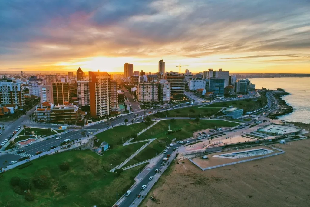 Mar del Plata - O sol se põe na praia