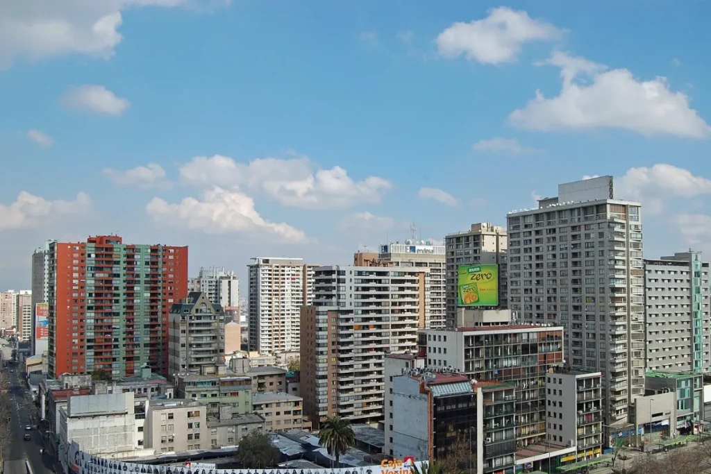 Imagem de cidade grande, com vários prédios
