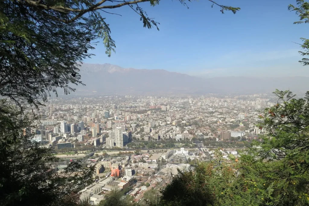Imagem de cima de uma cidade grande
