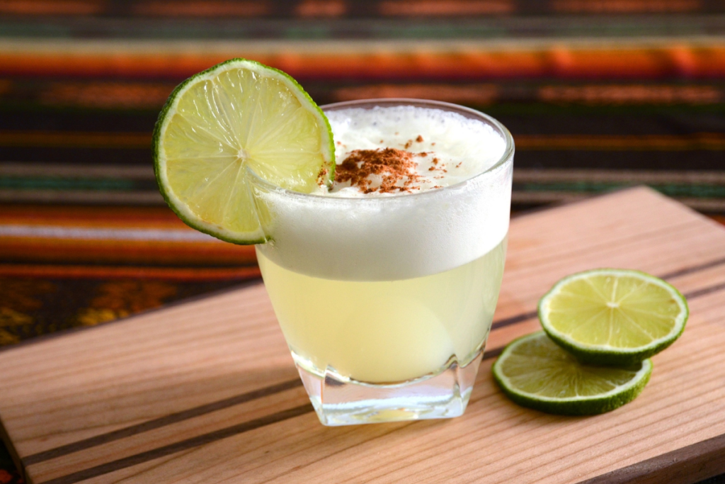 Pisco sour: onde provar o drink mais famoso do Peru? Pisco Sour