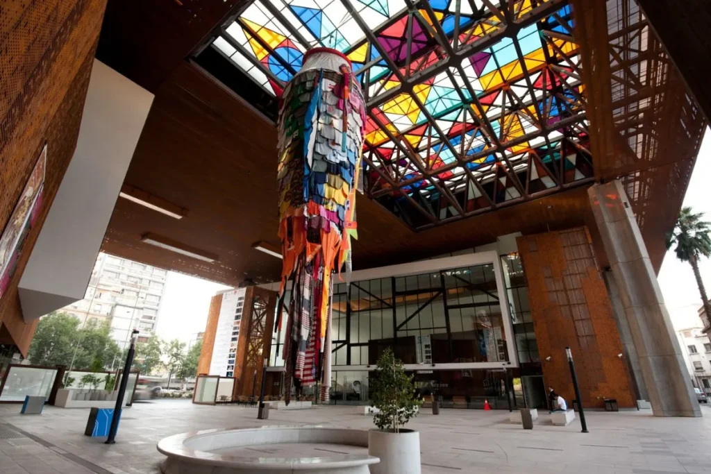 Vale a pena visitar o Centro Cultural Gabriela Mistral em Santiago? Centro Cultural Gabriela Mistral