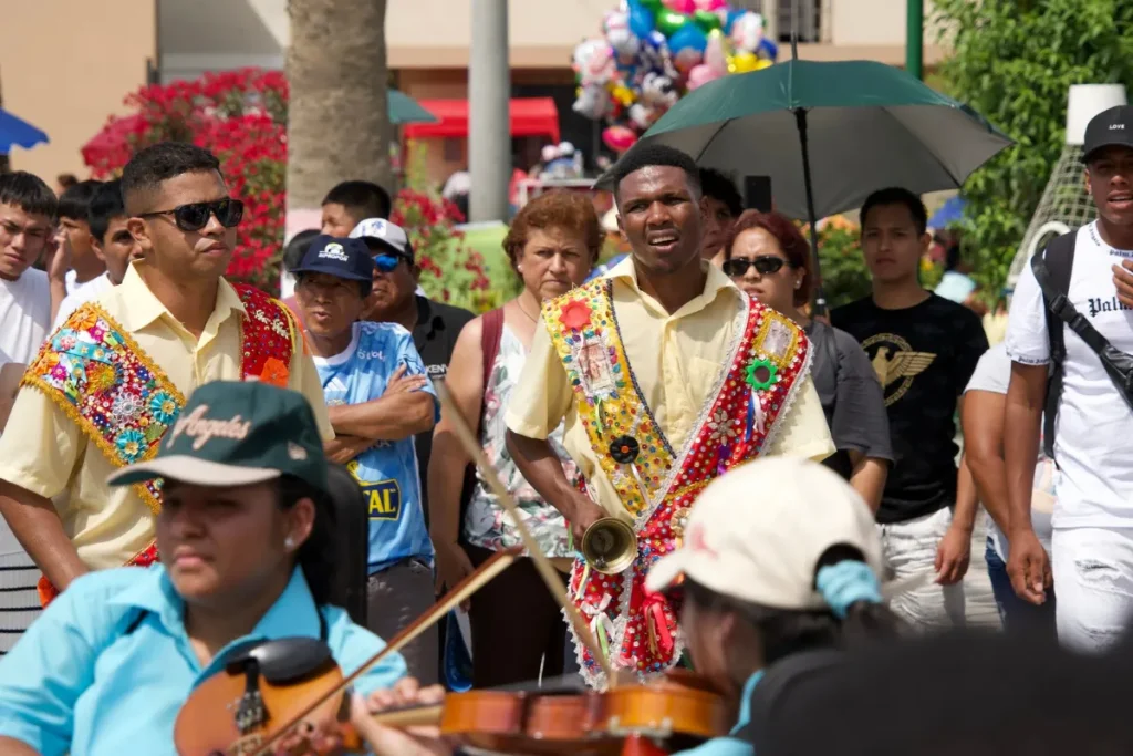 Manifestação cultural, com apresentação de violino