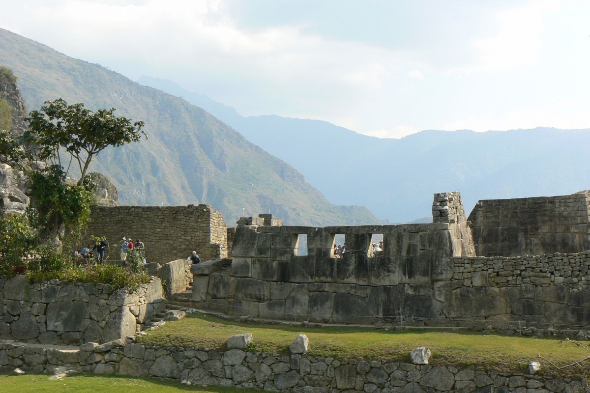 Estrutura de pedra do Templo das Três Janelas em Machu Picchu