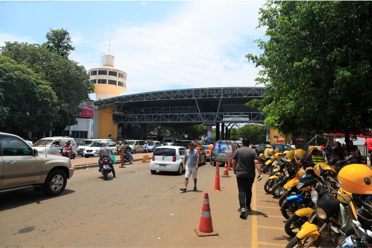 Área de controle fronteiriço em Ciudad del Este próxima à Ponte da Amizade