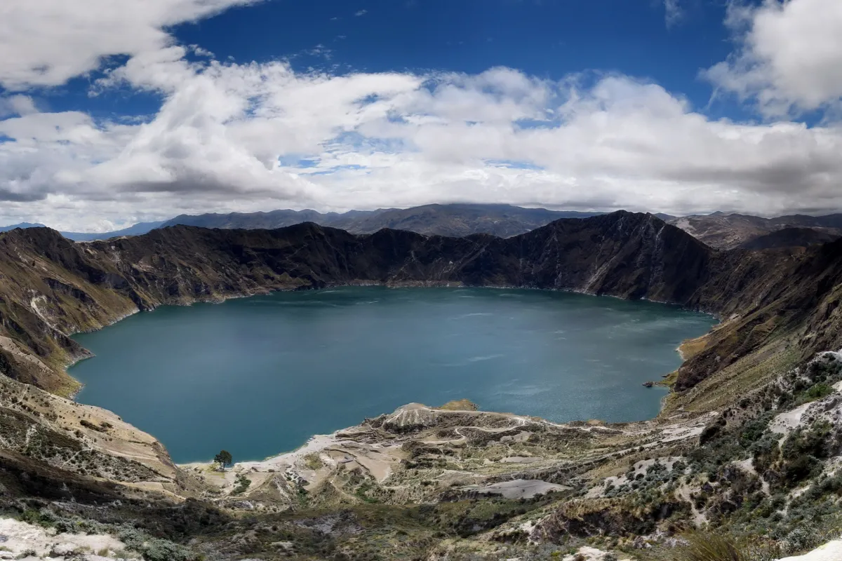 Quilotoa: como visitar a lagoa vulcânica no Equador