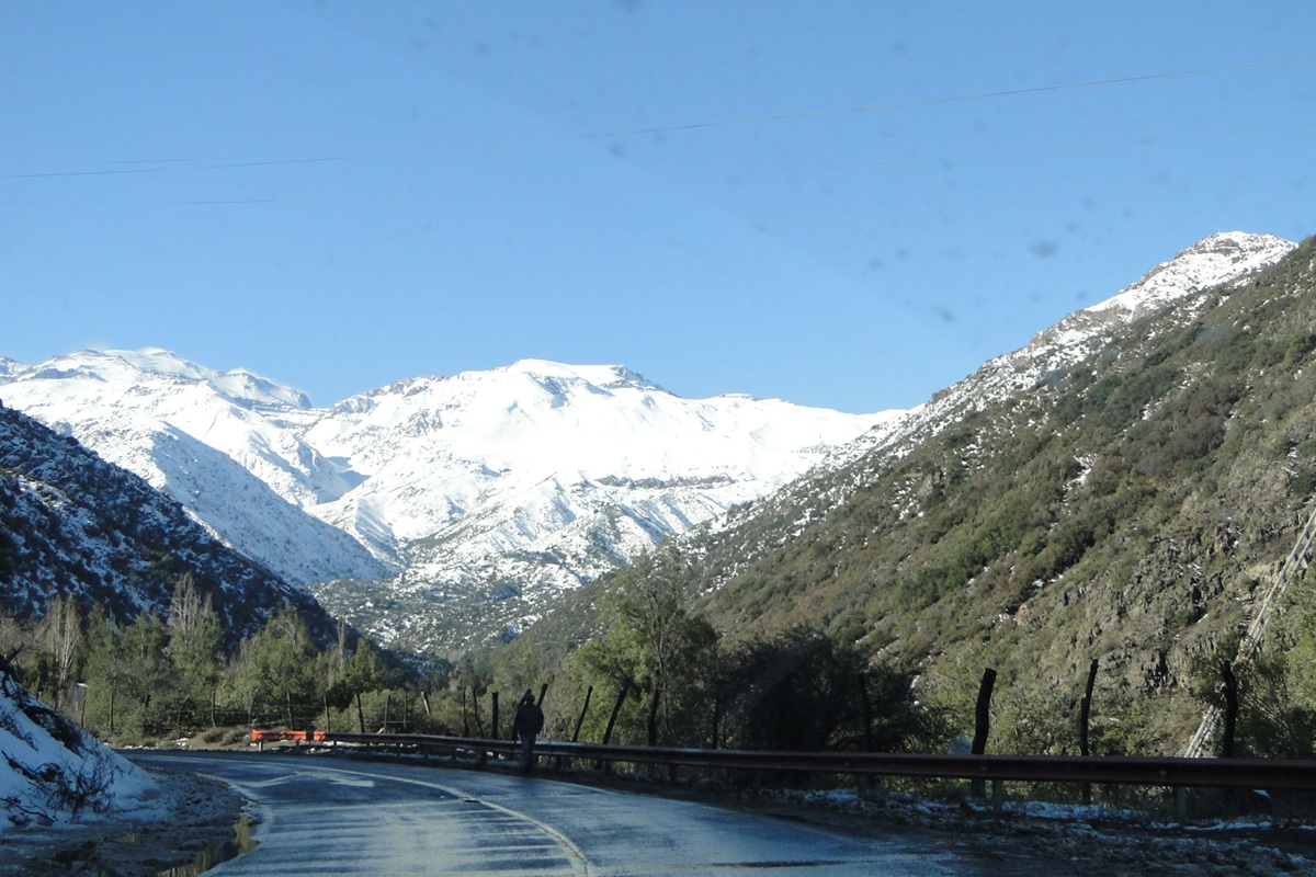Trecho sinuoso do Camino a Farellones, Ruta G-21, no Chile