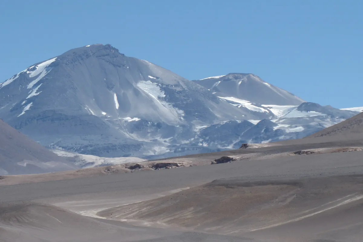 Paisagem da Laguna Verde na Região de Atacama, Chile.